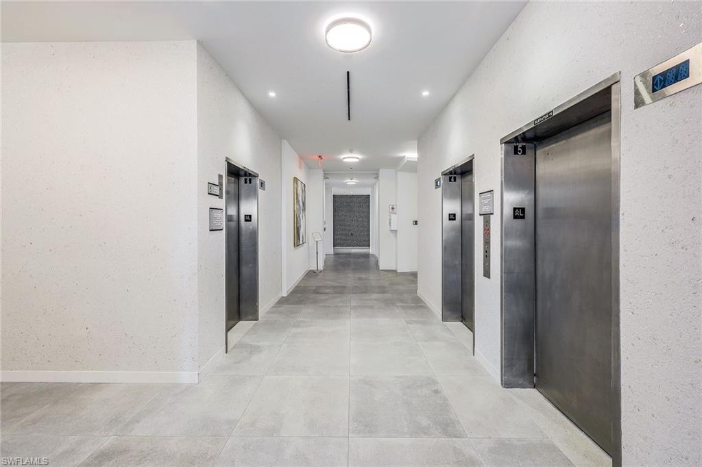 320 Seaview CT # 305 Unit: 2-305