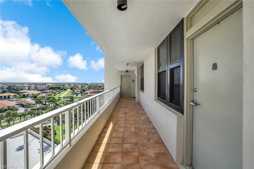 260 Seaview CT # 905