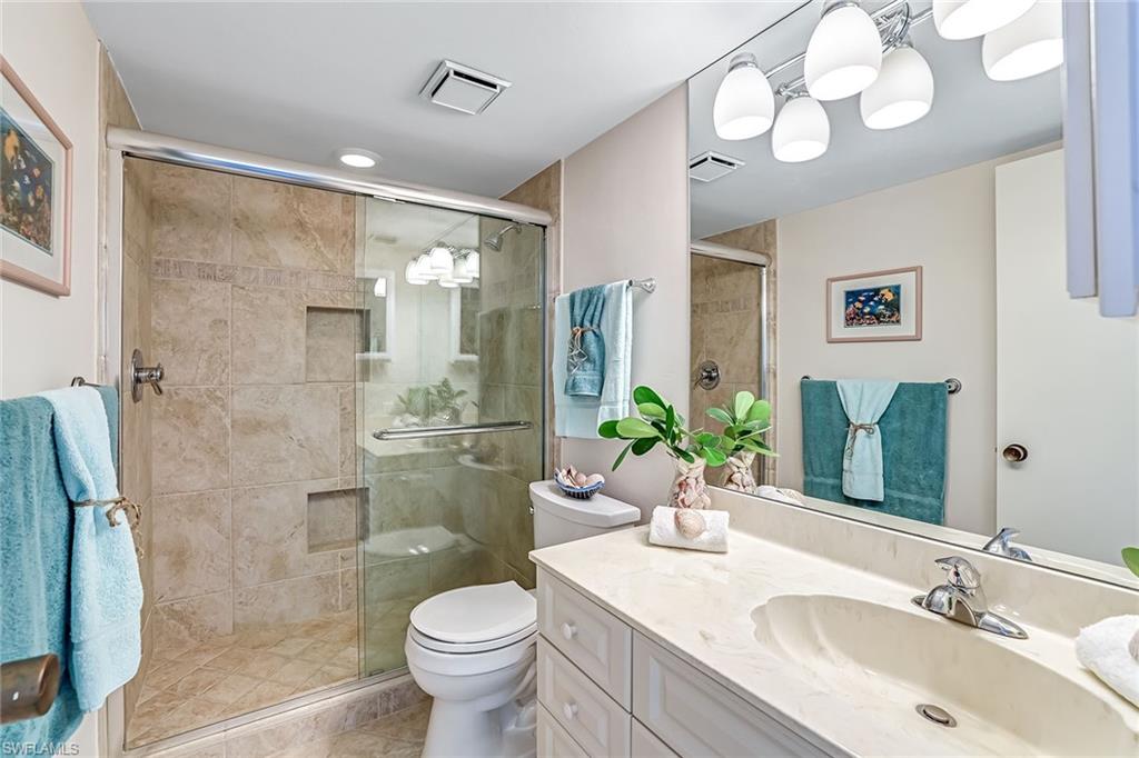 260 Seaview CT # 905