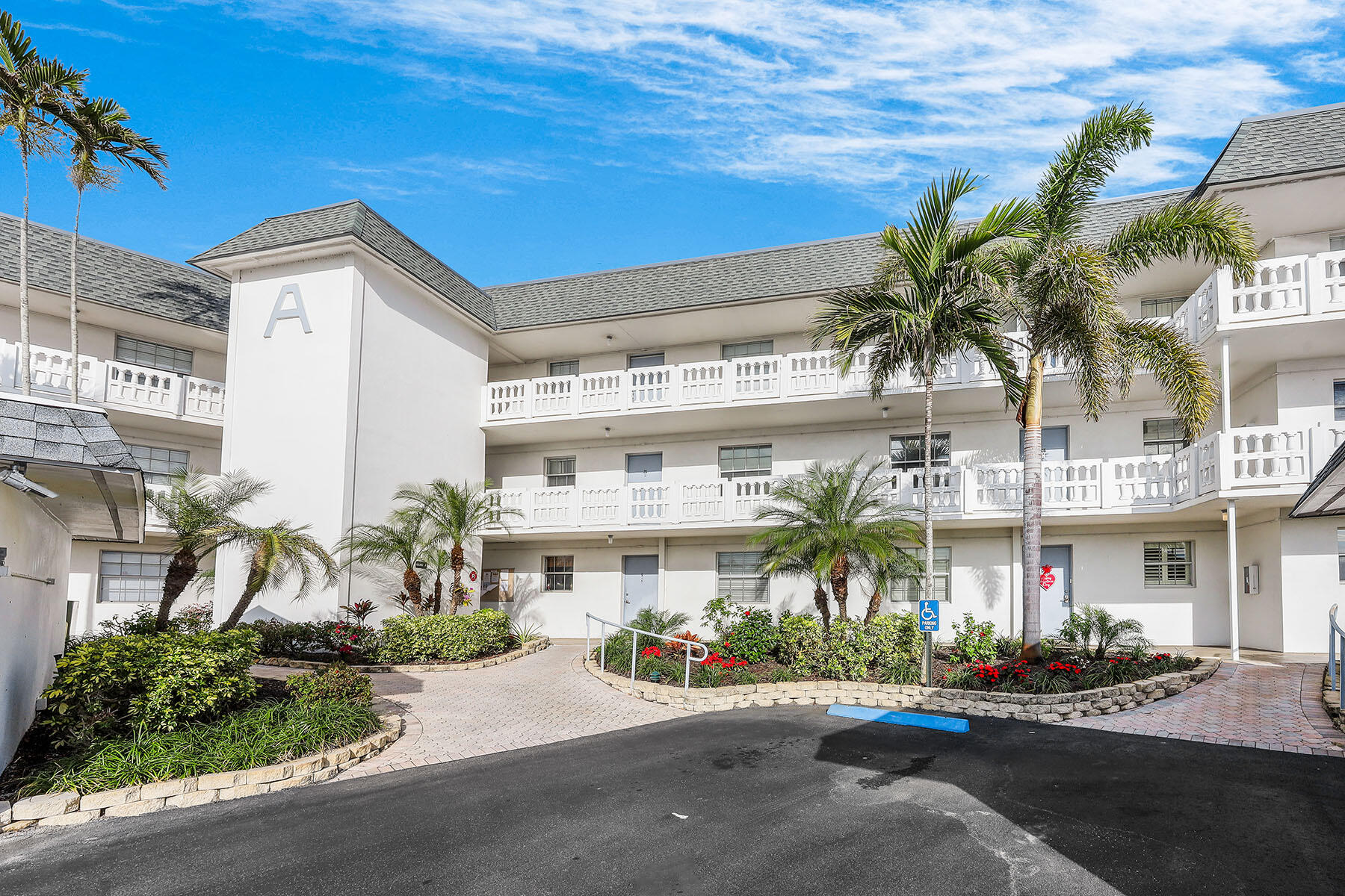 315 SAINT ANDREWS BOULEVARD, A32