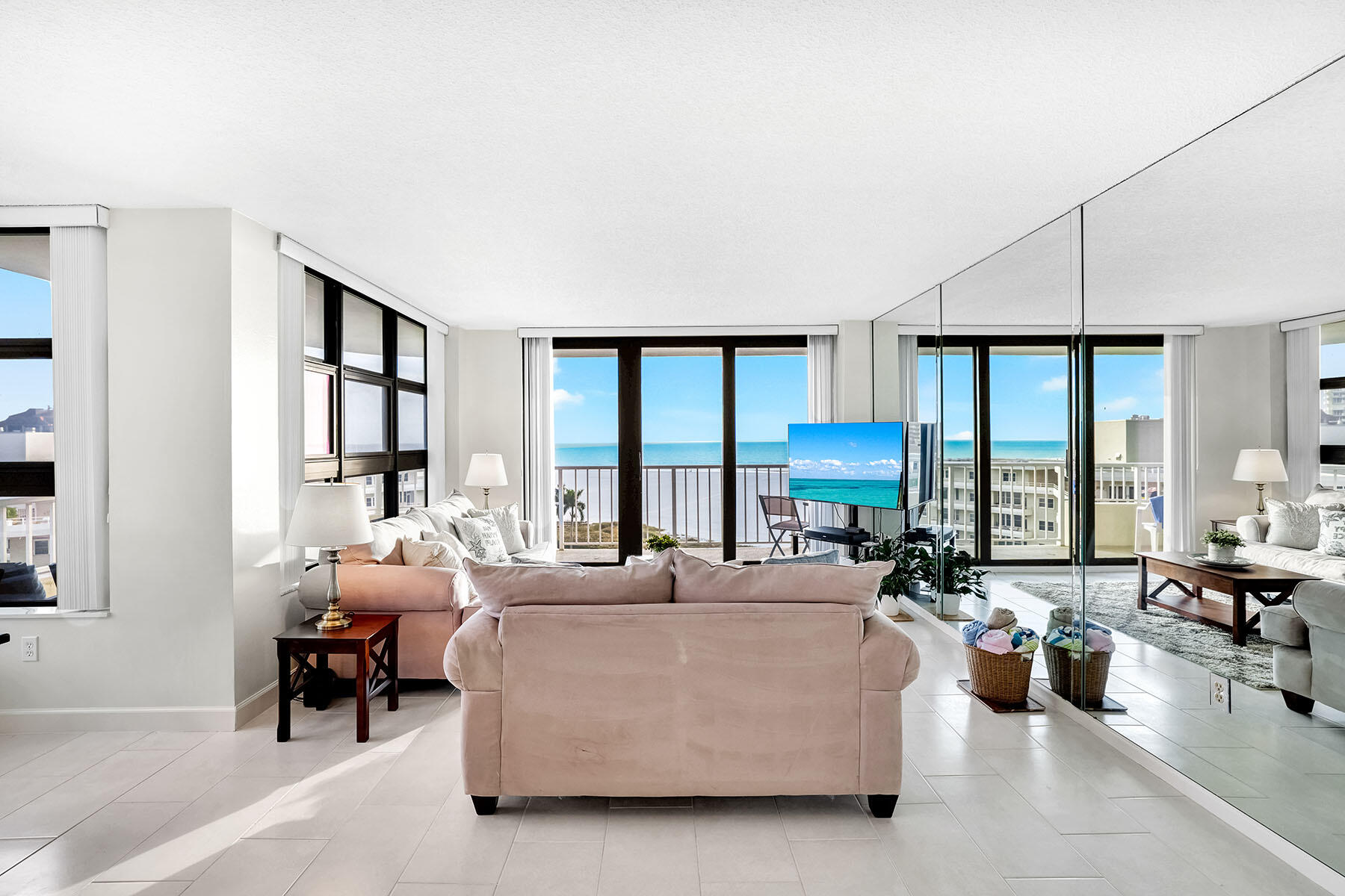 260 SEAVIEW, 906