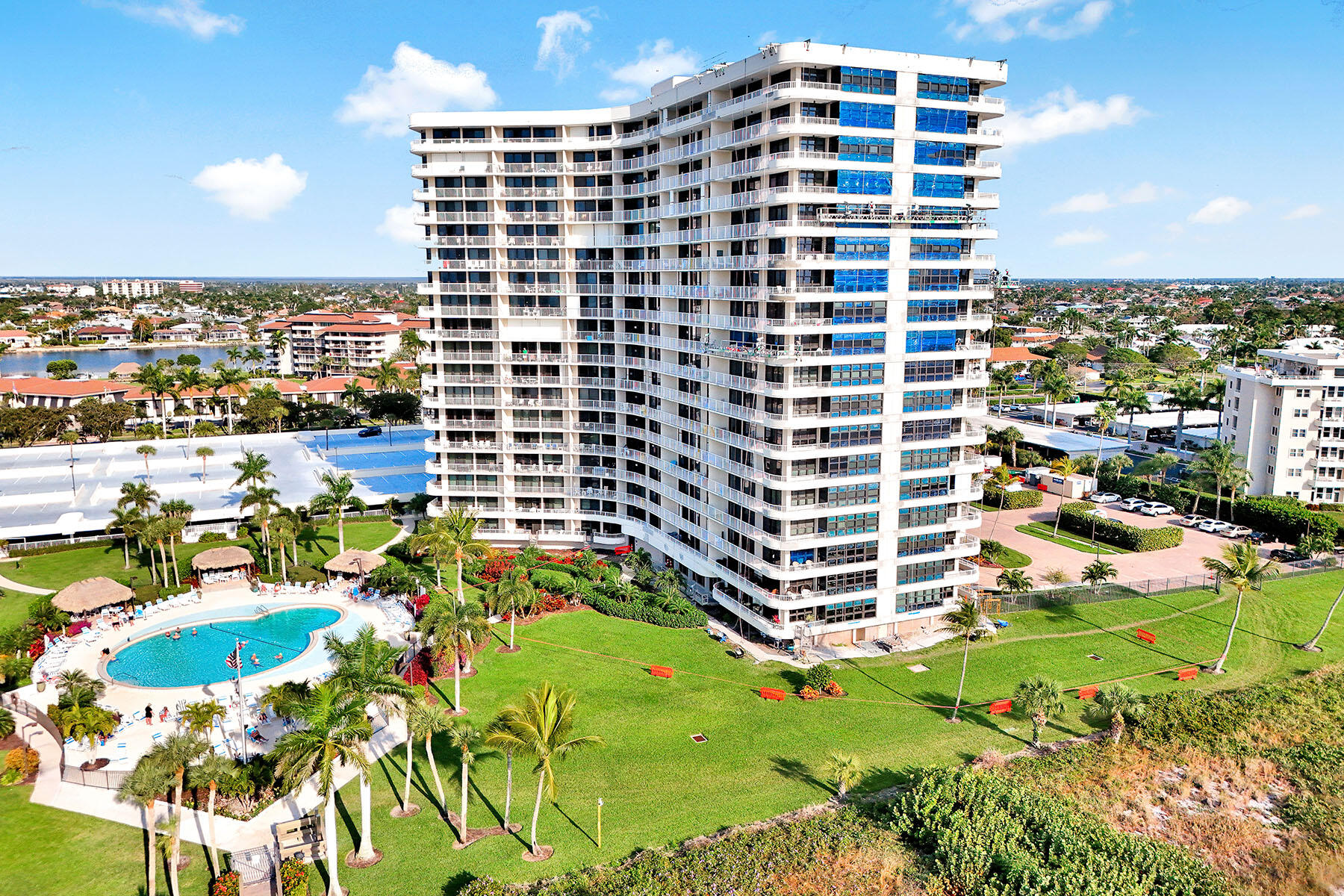 260 SEAVIEW, 906