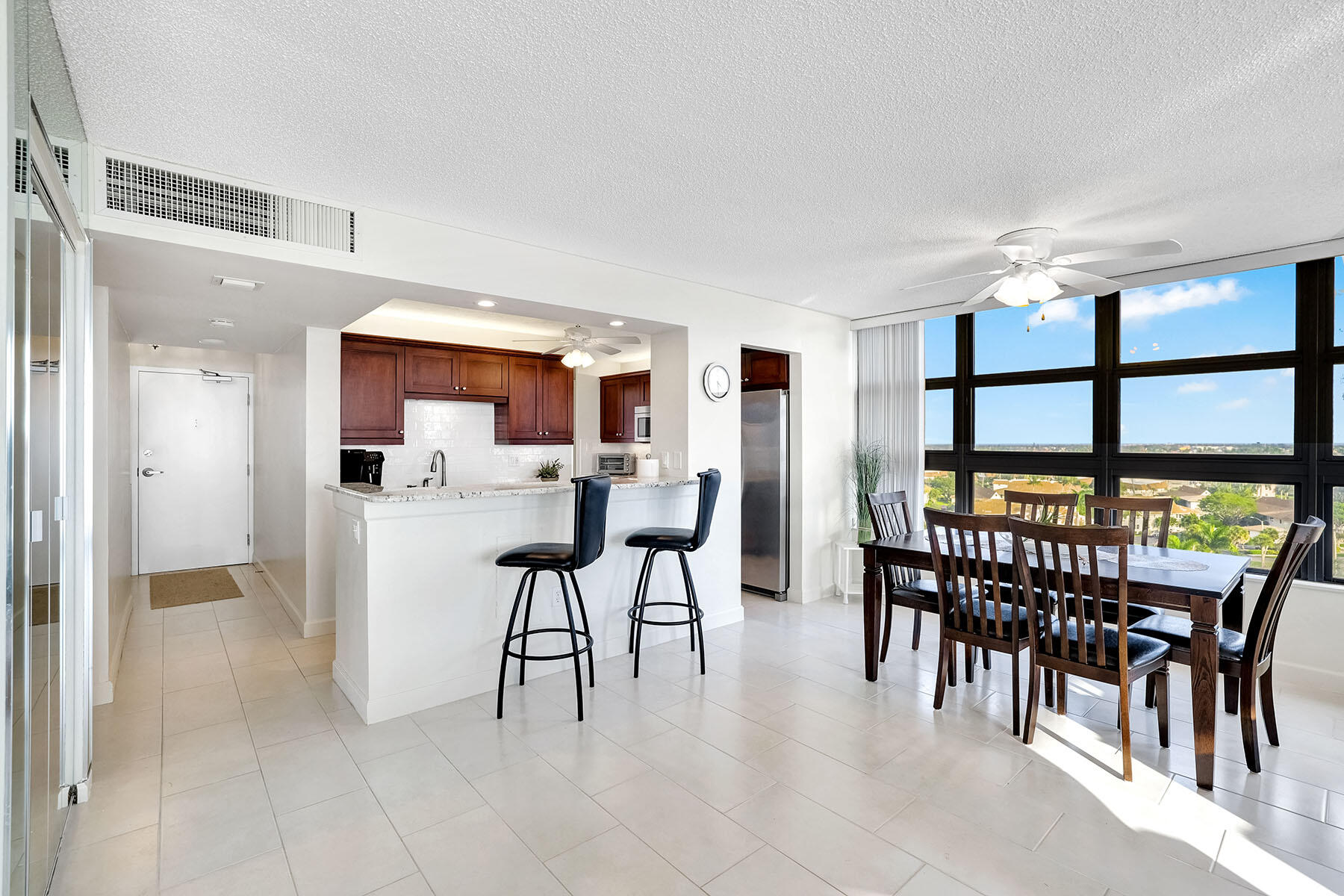 260 SEAVIEW, 906