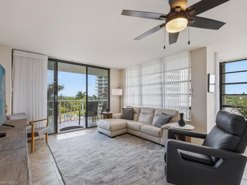 380 Seaview CT 403