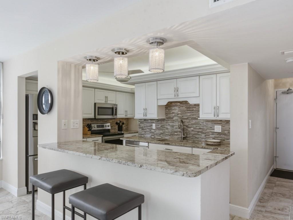 380 Seaview CT 403