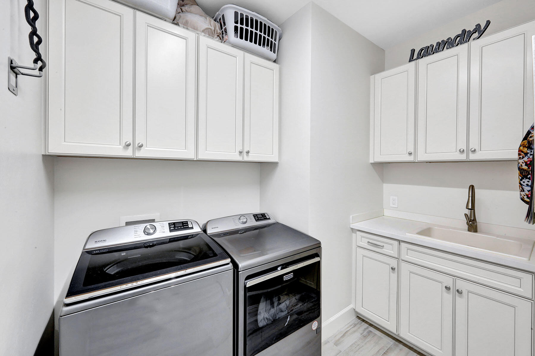 7460 BLACKBERRY DRIVE