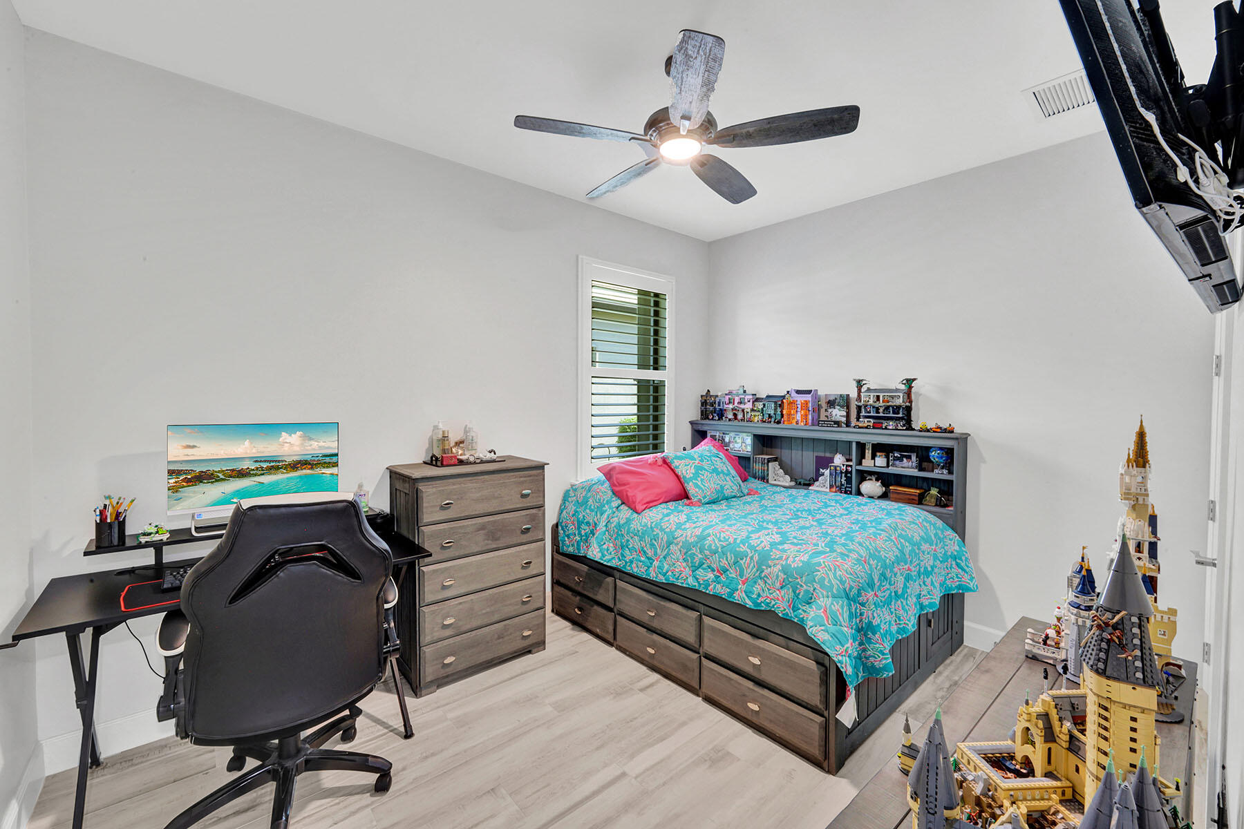 7460 BLACKBERRY DRIVE