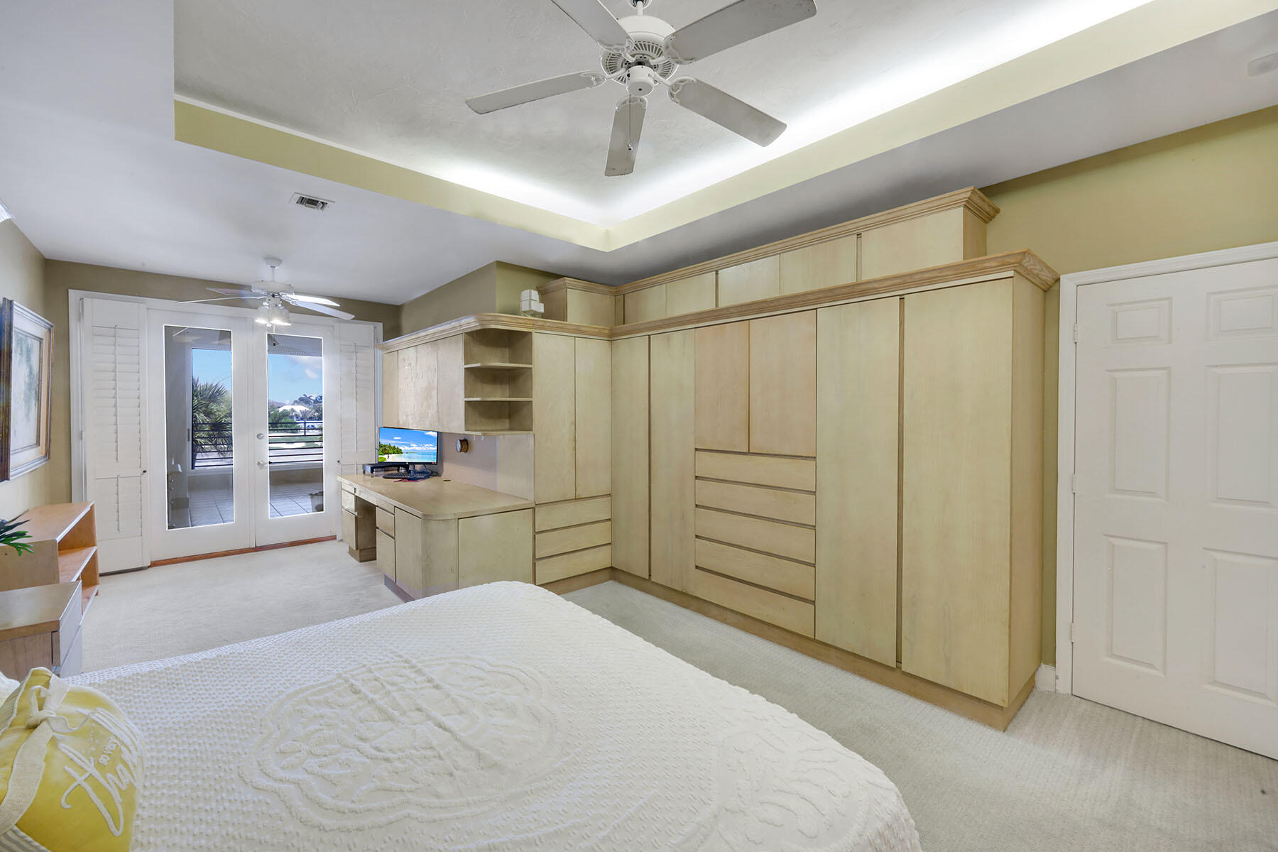 828 HIDEAWAY E, 423