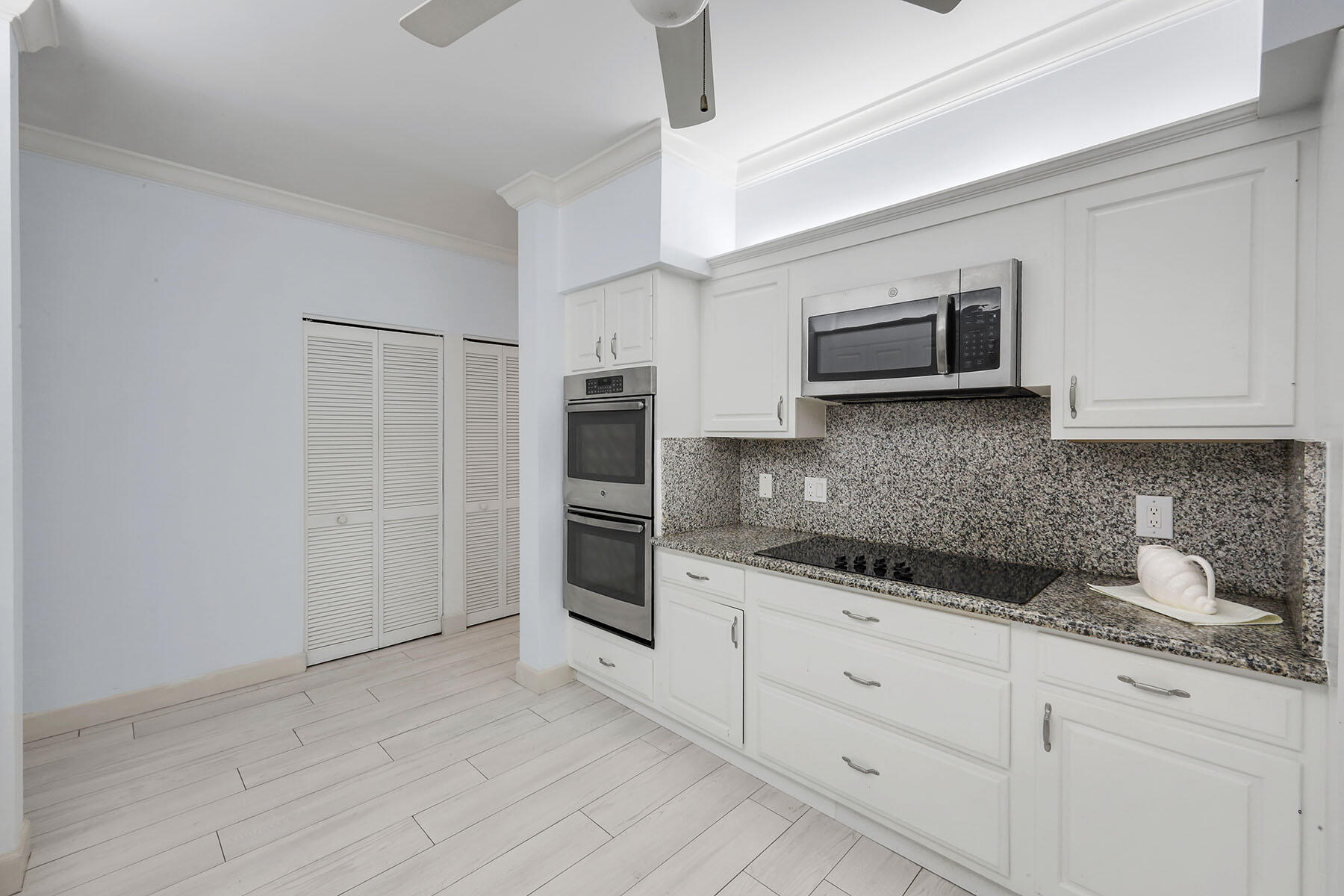 828 HIDEAWAY E, 423
