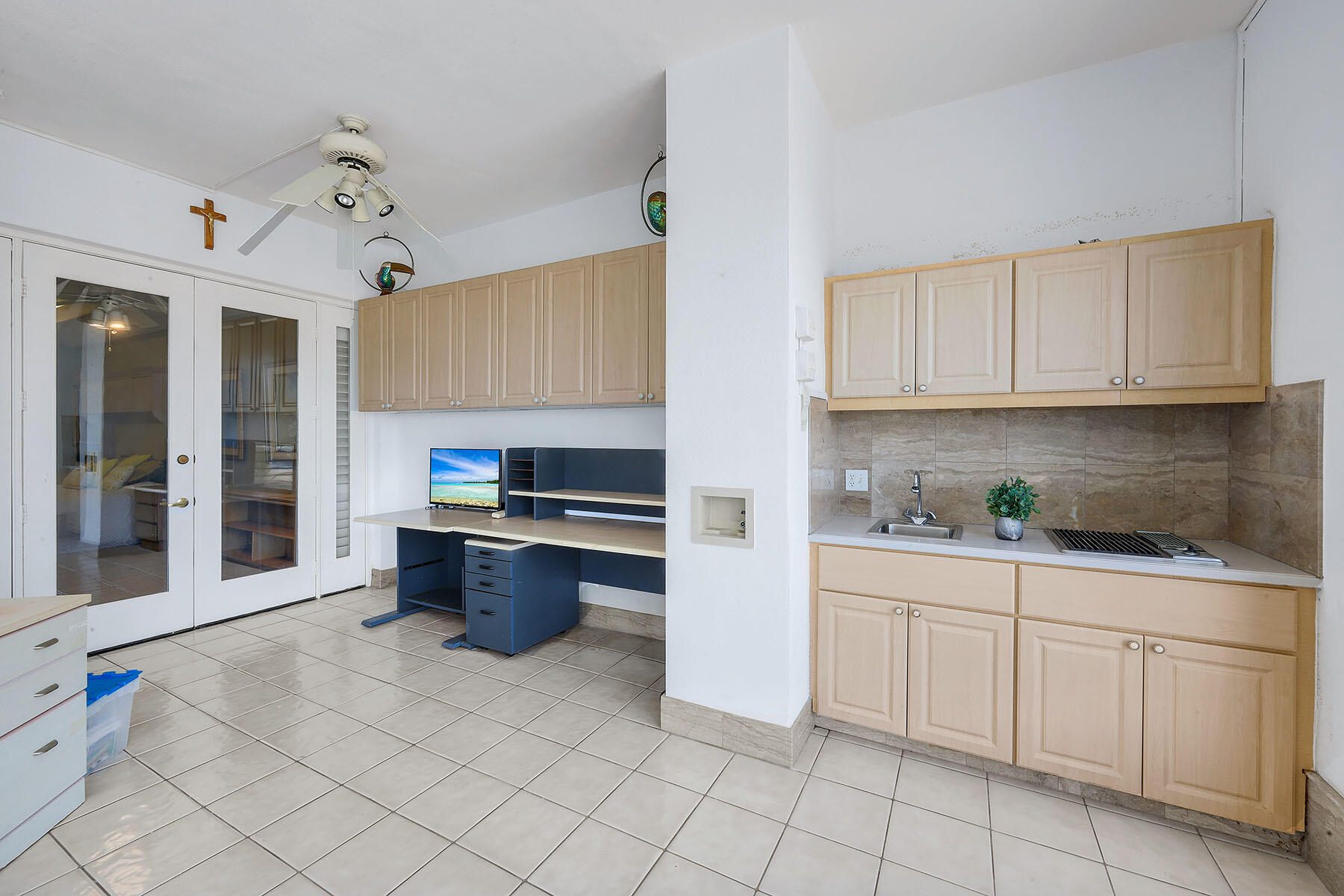 828 HIDEAWAY E, 423