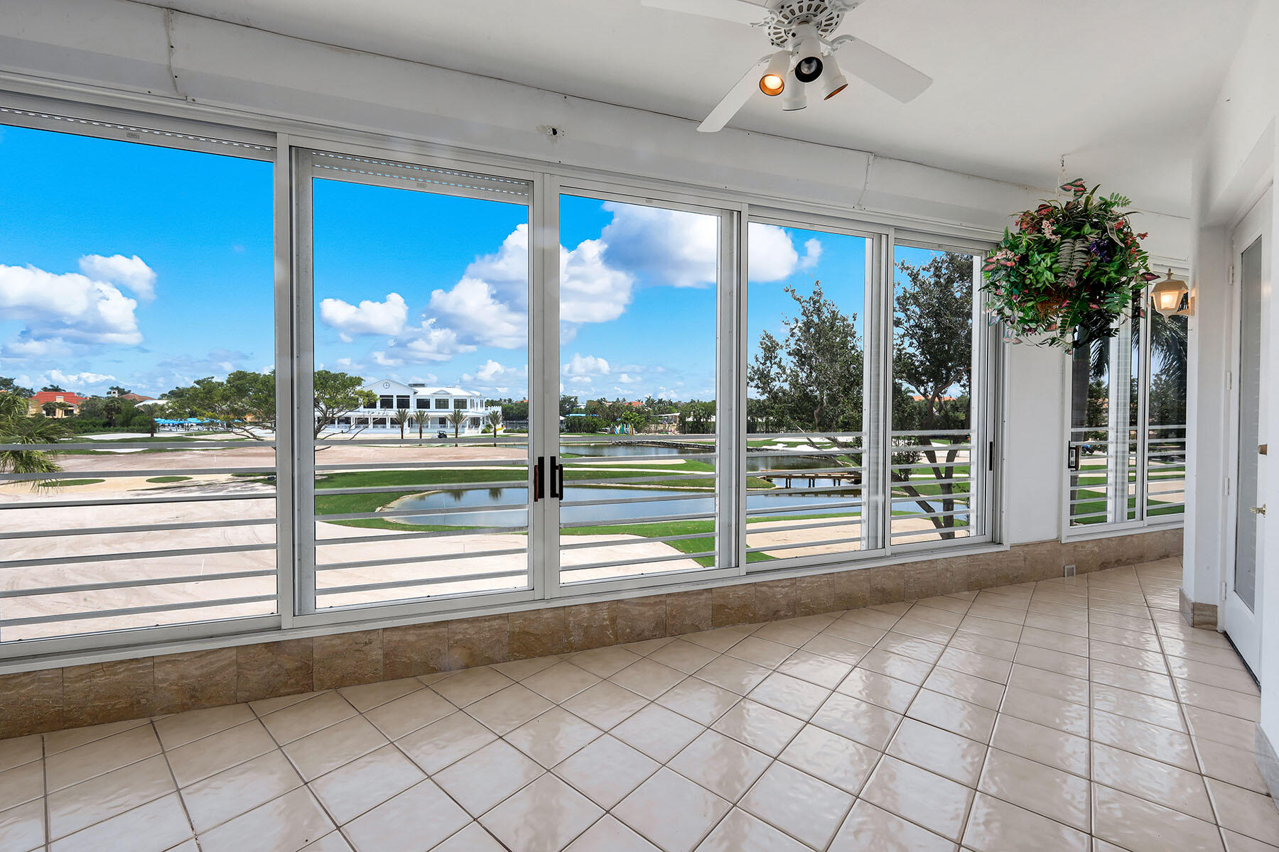 828 HIDEAWAY E, 423