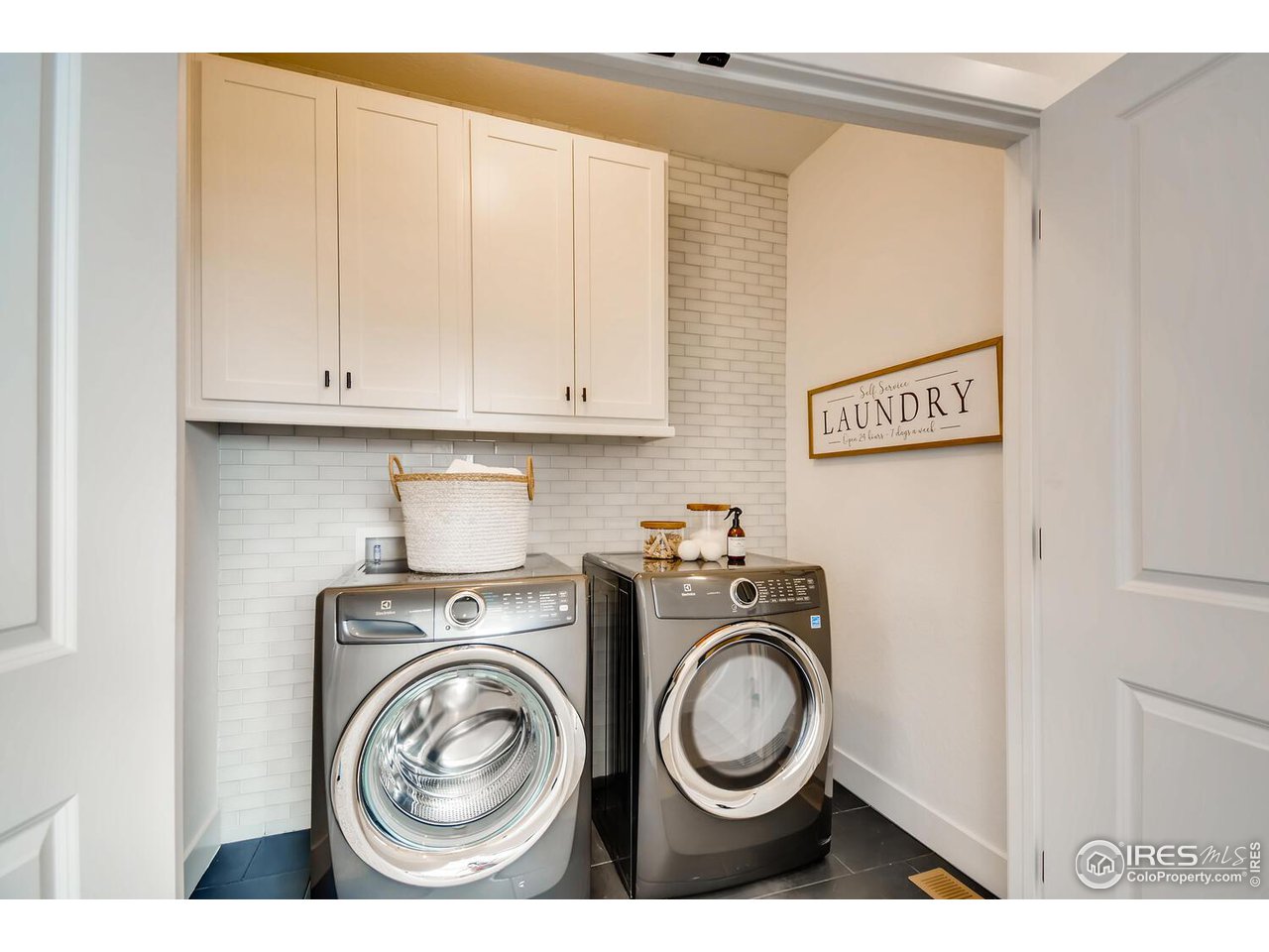 2719 Bear Springs Cir