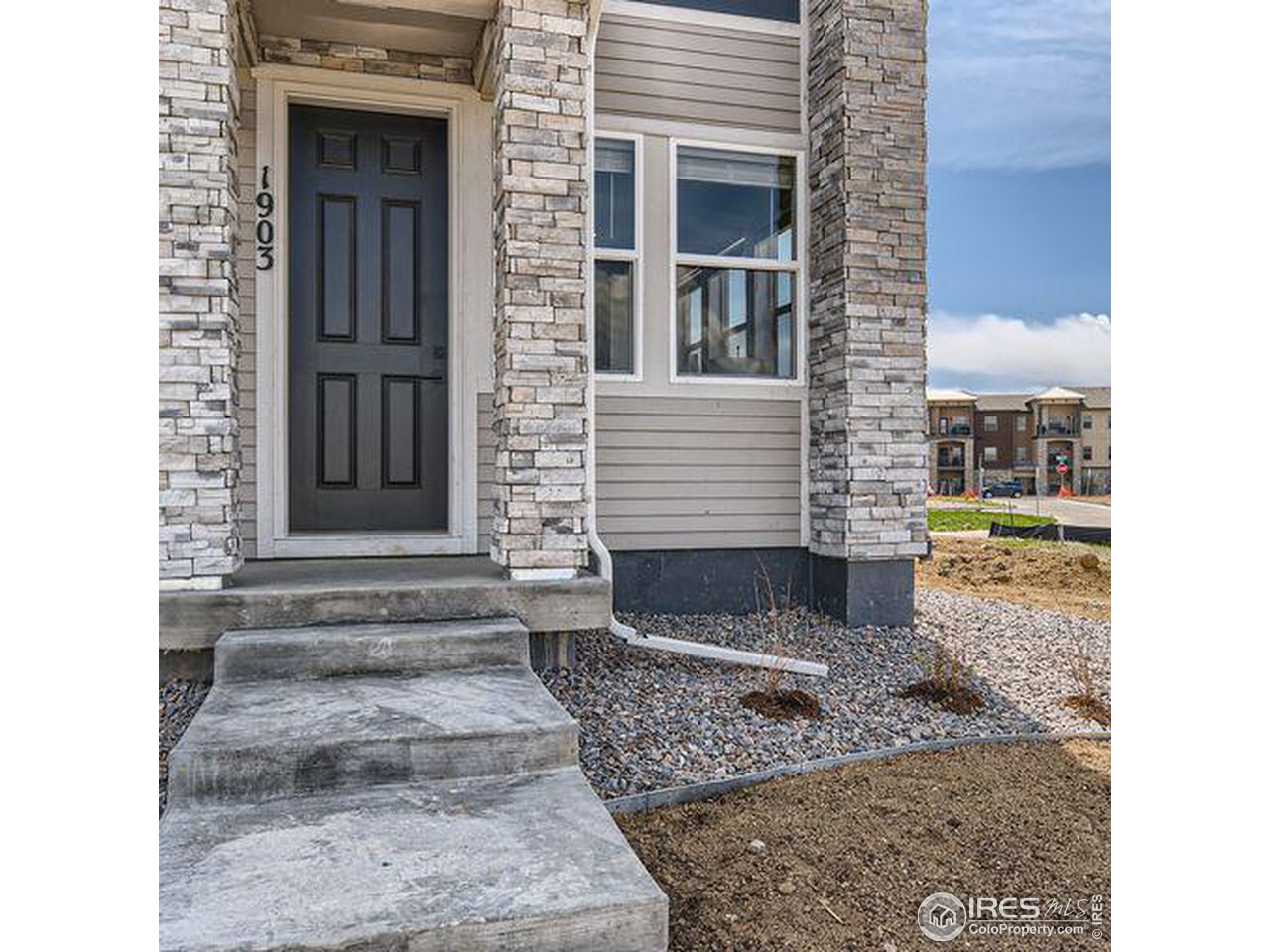 2719 Bear Springs Cir