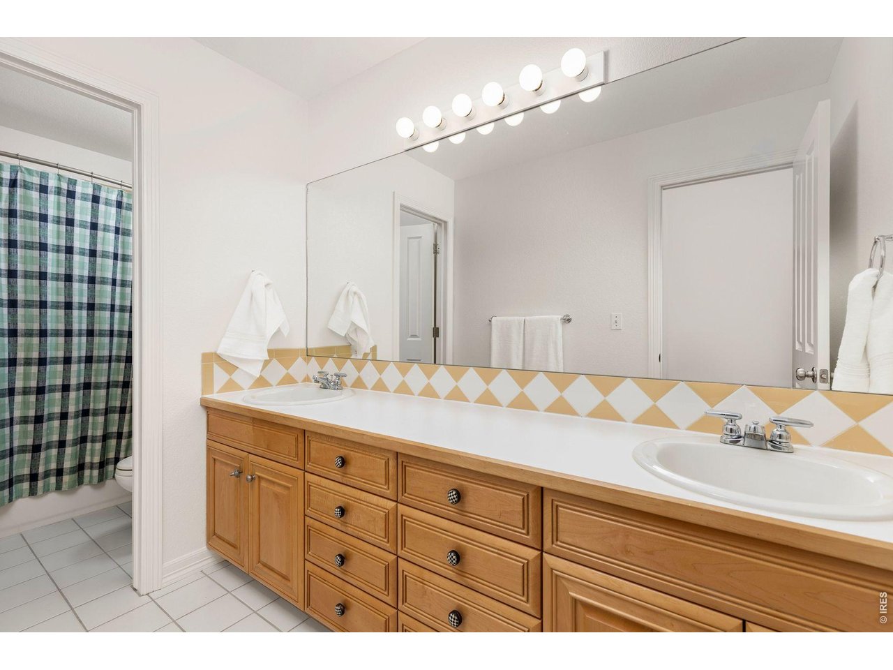 4019 Saint Lucia St