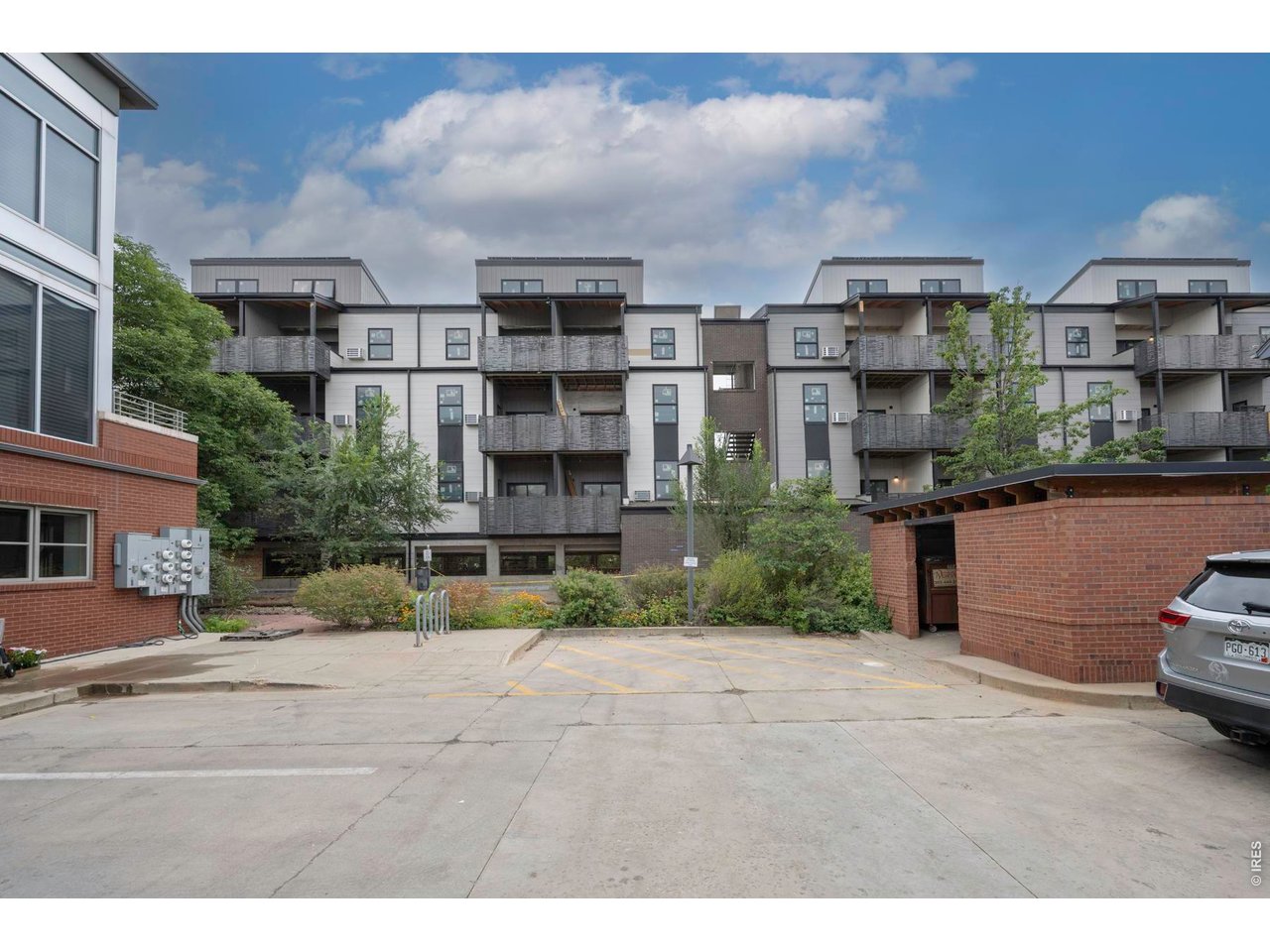 2301 Pearl St 49