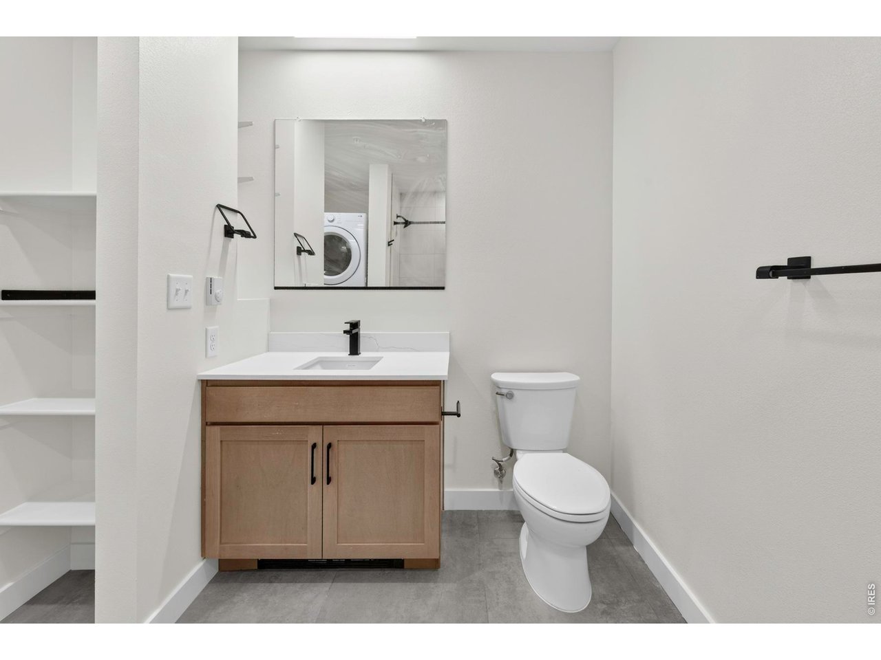 2301 Pearl St 49