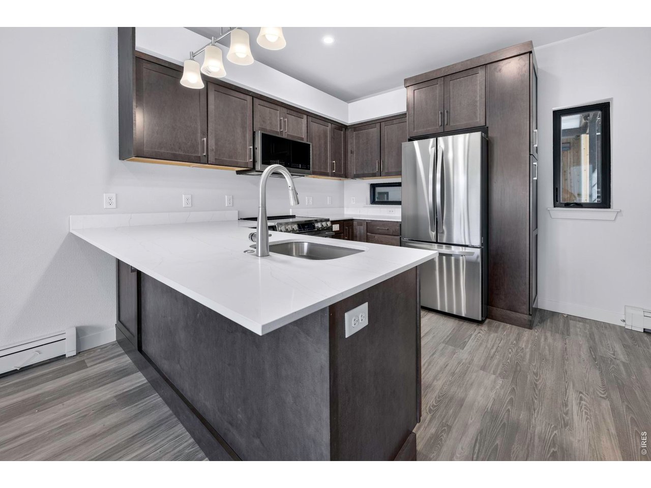 2301 Pearl St 49