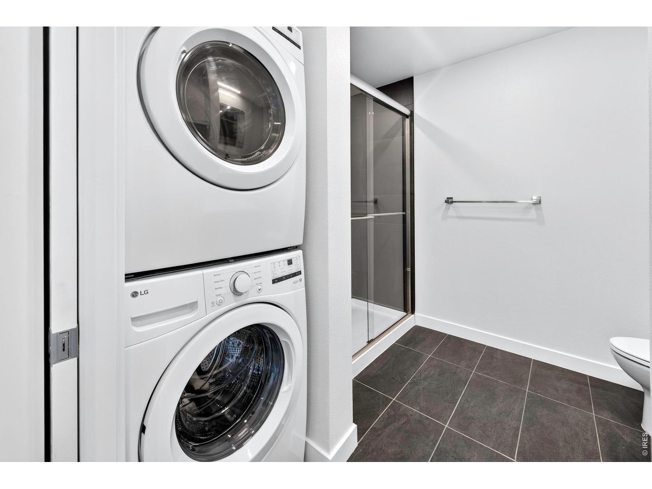 2301 Pearl St 49