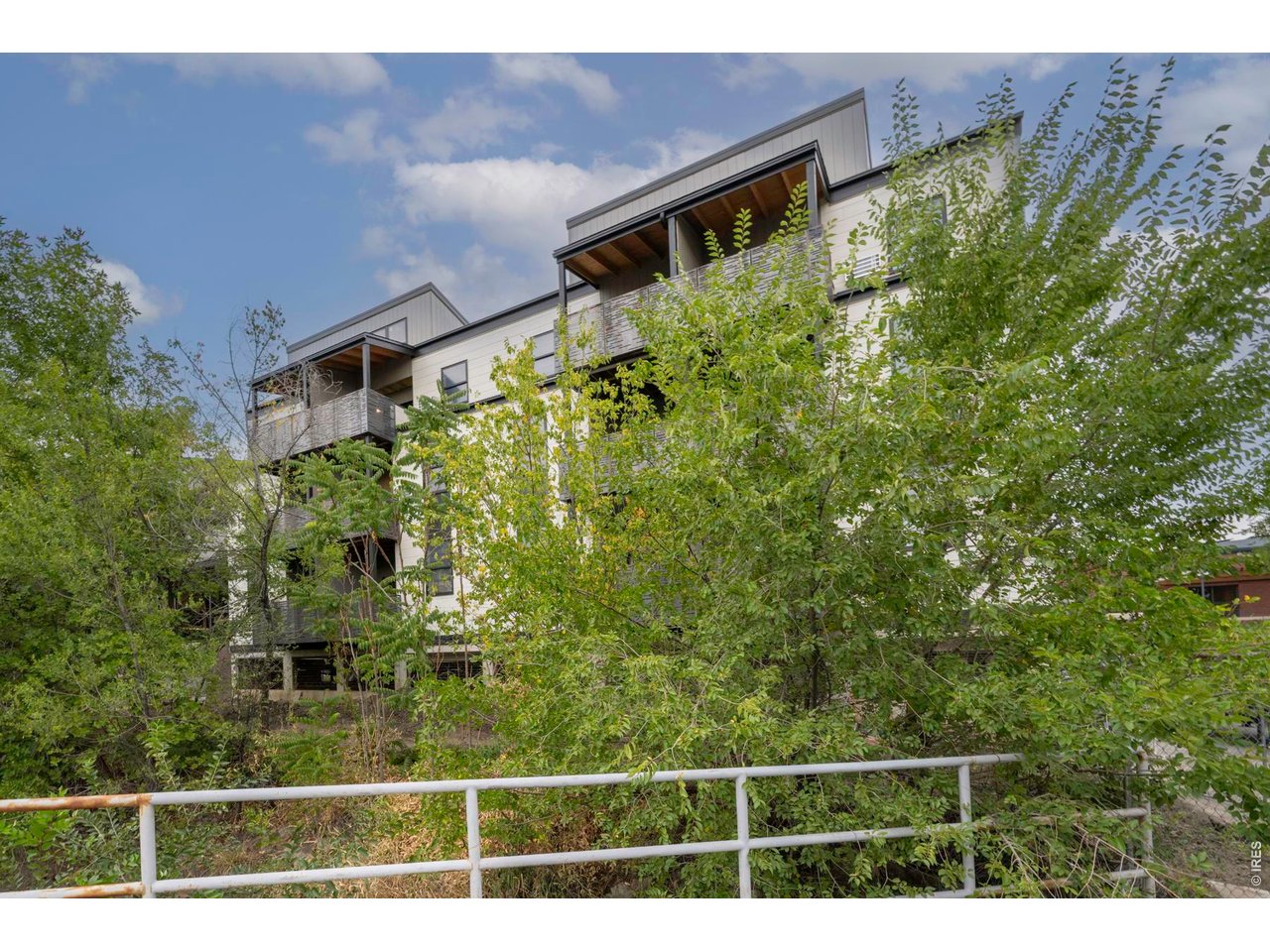 2301 Pearl St 49
