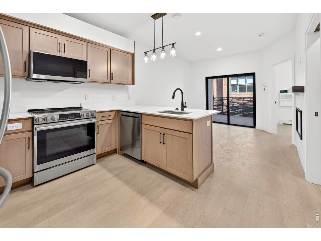 2301 Pearl St 49