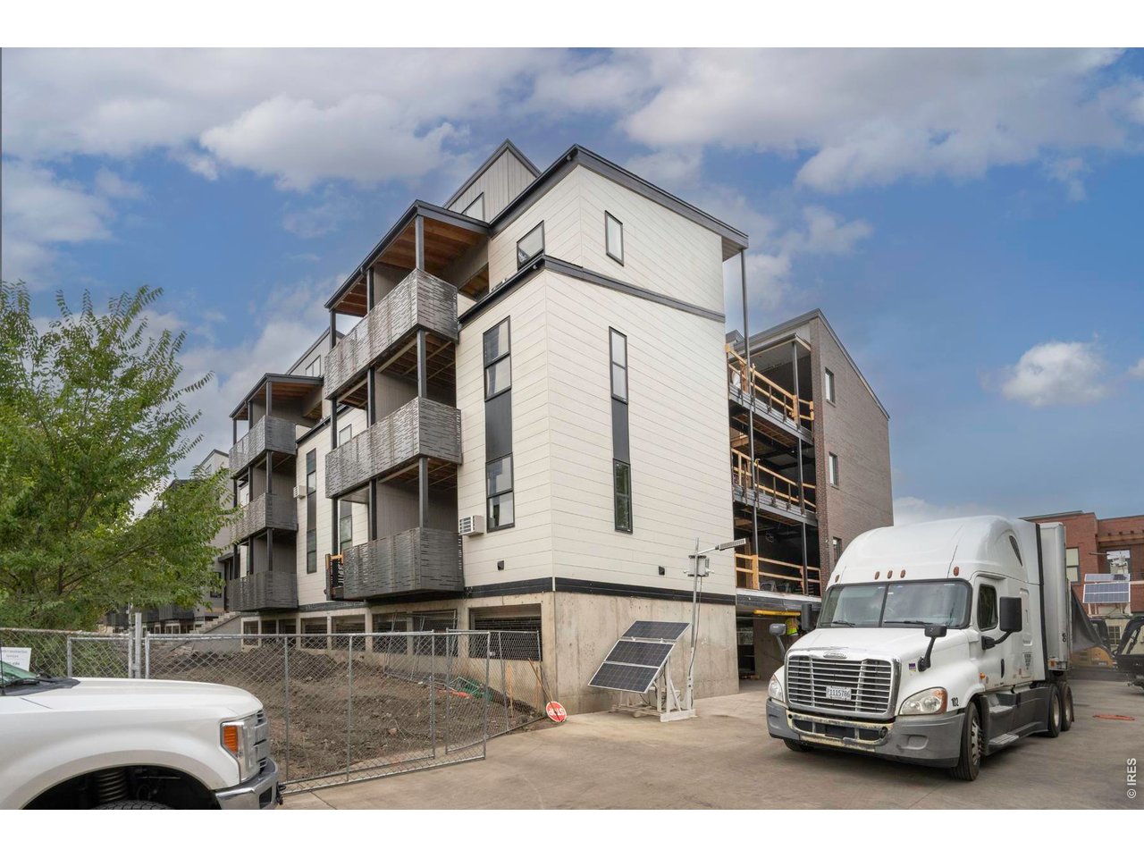 2301 Pearl St 49