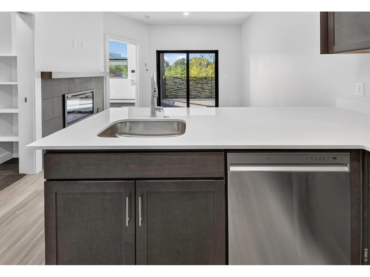 2301 Pearl St 49