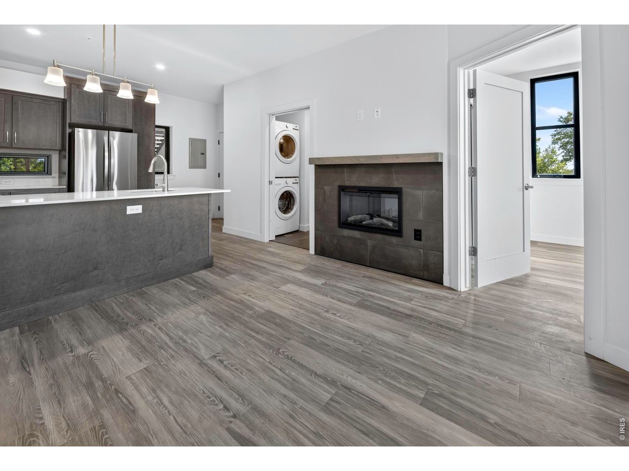 2301 Pearl St 49