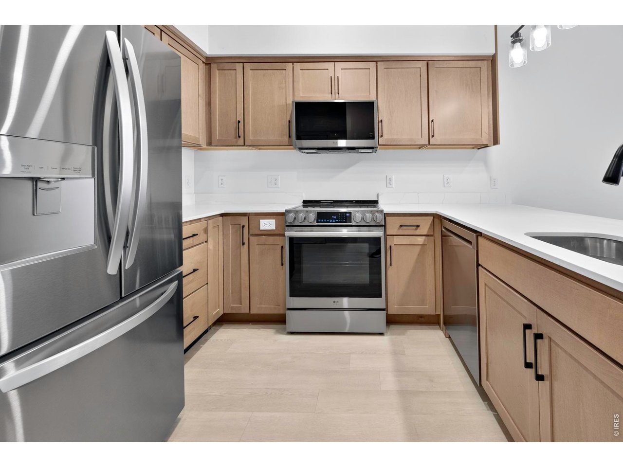 2301 Pearl St 49