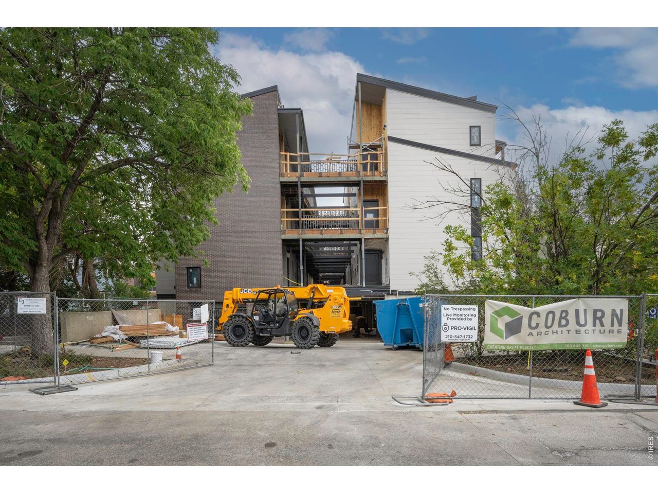 2301 Pearl St 49