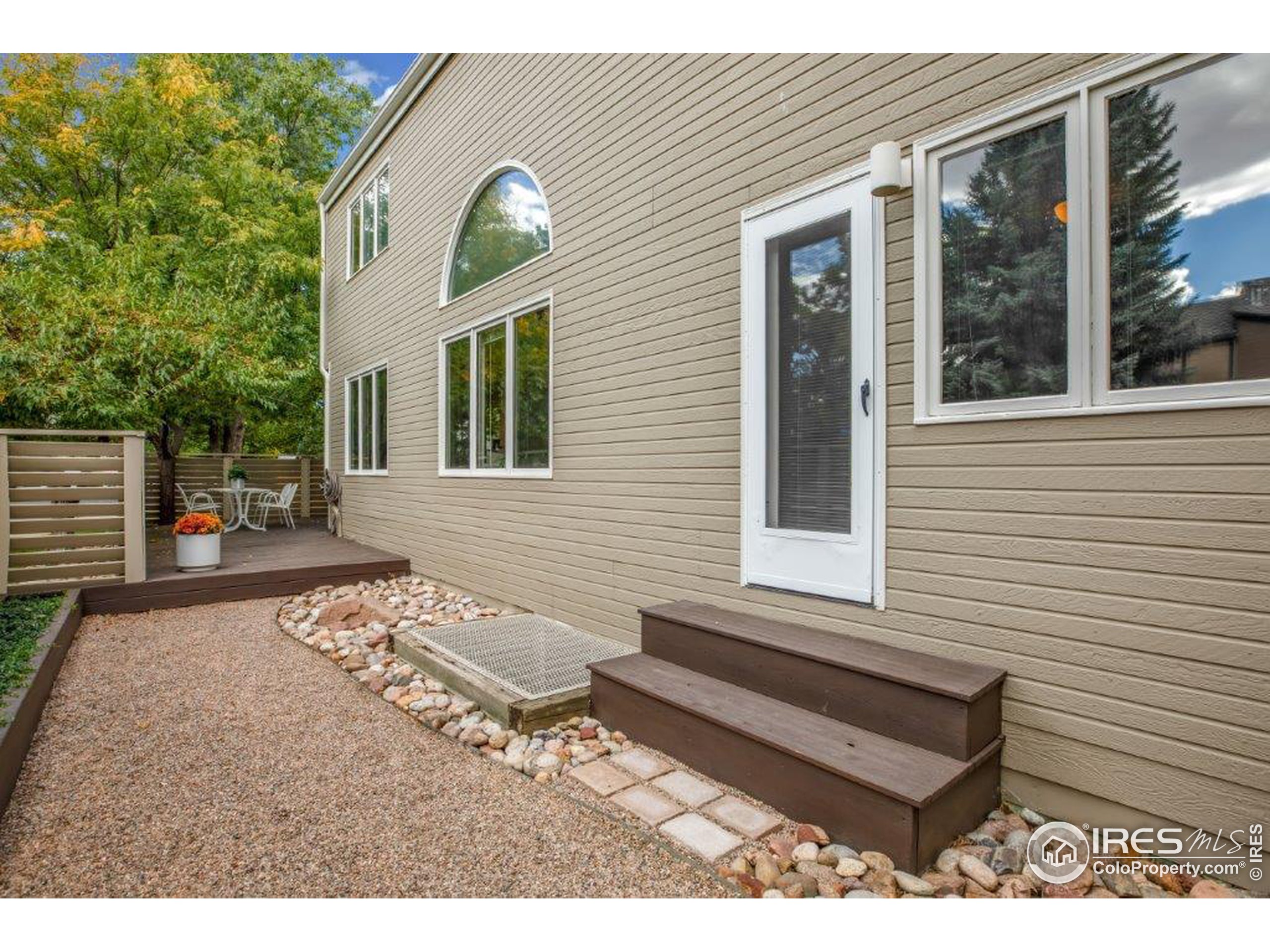 751 Racquet Ln