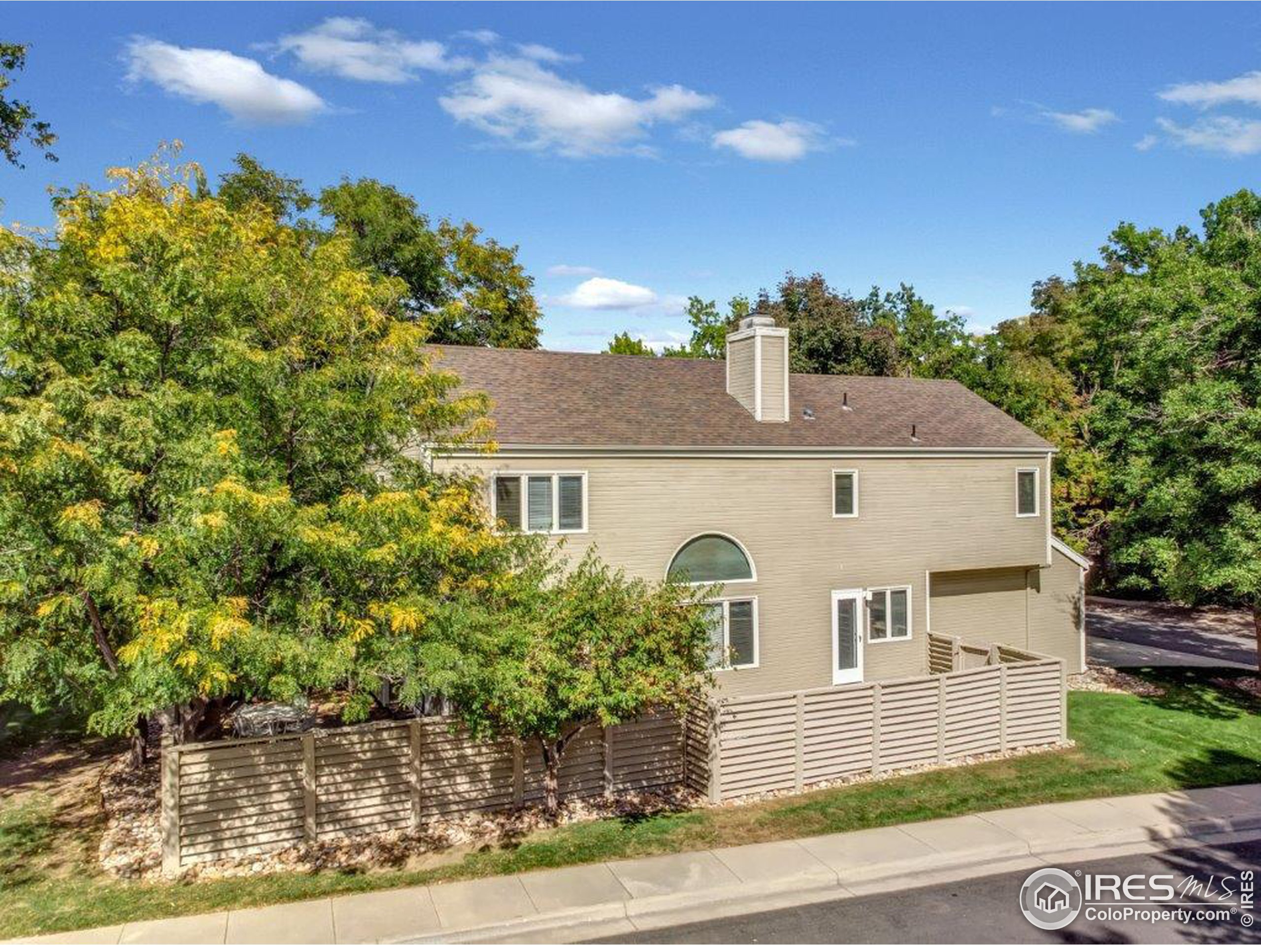751 Racquet Ln