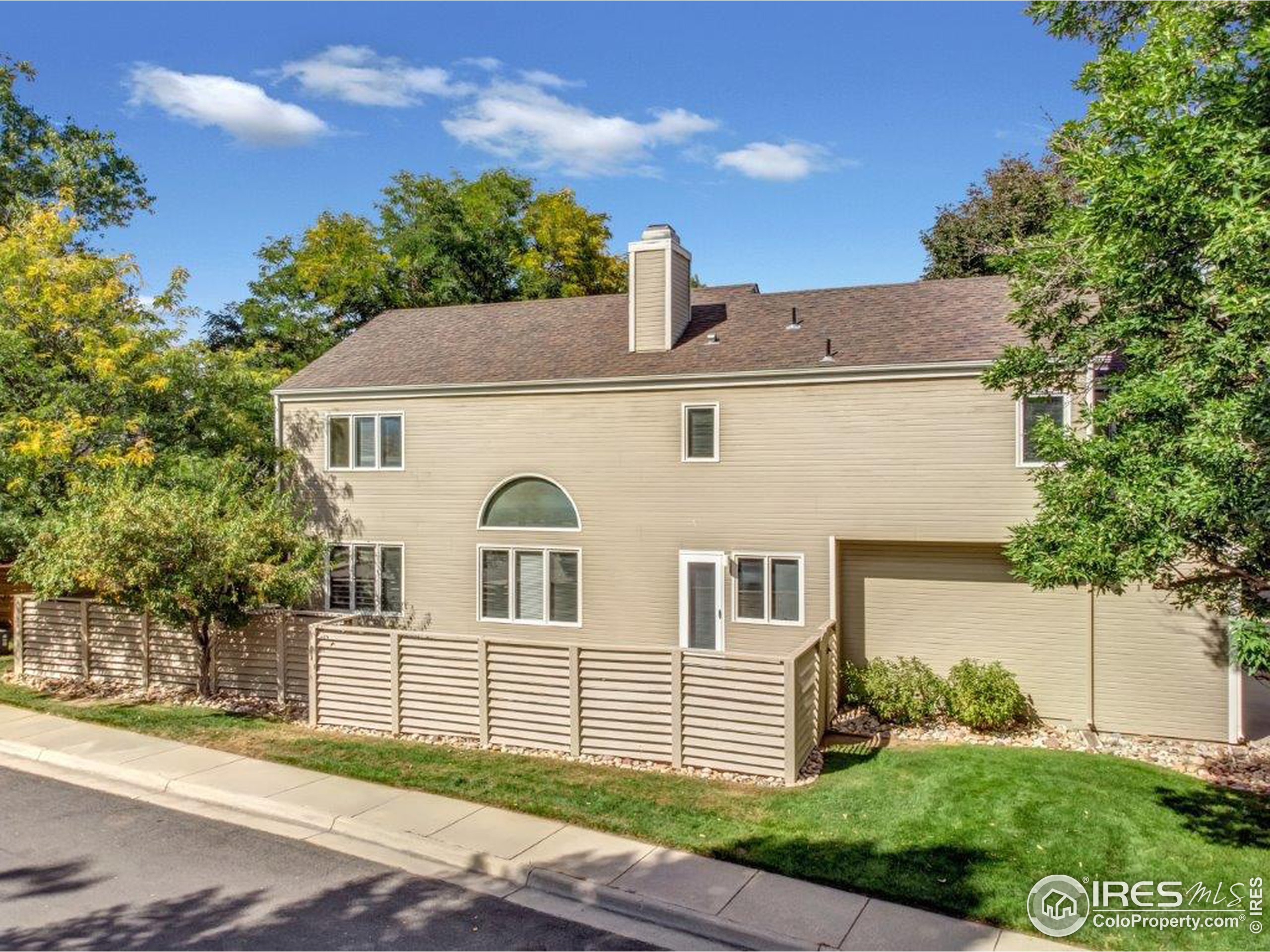 751 Racquet Ln