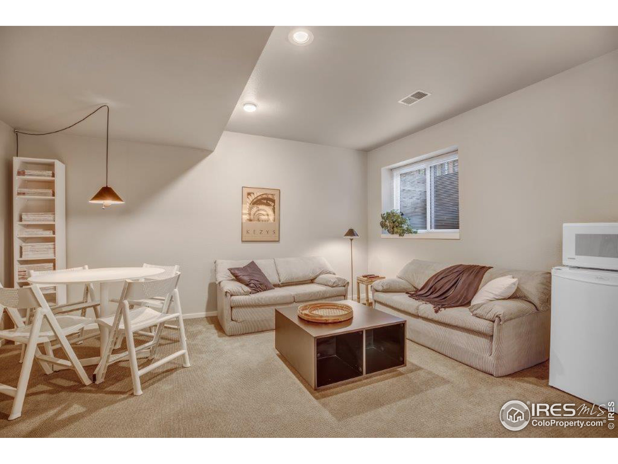 751 Racquet Ln
