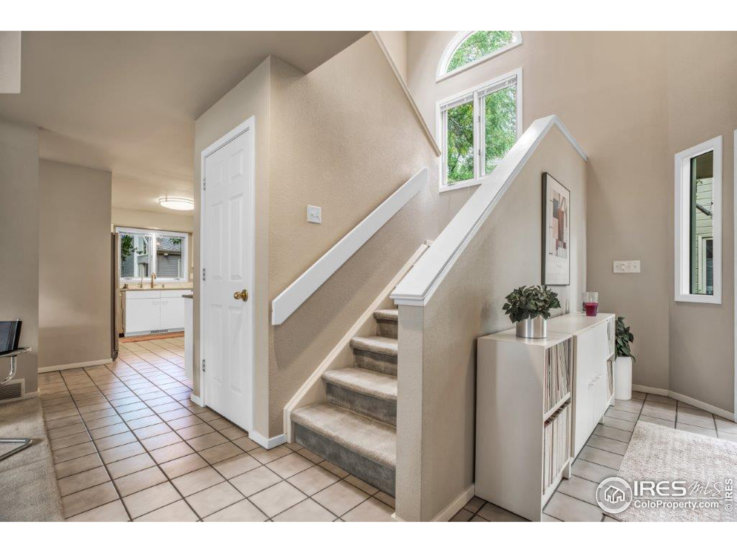 751 Racquet Ln