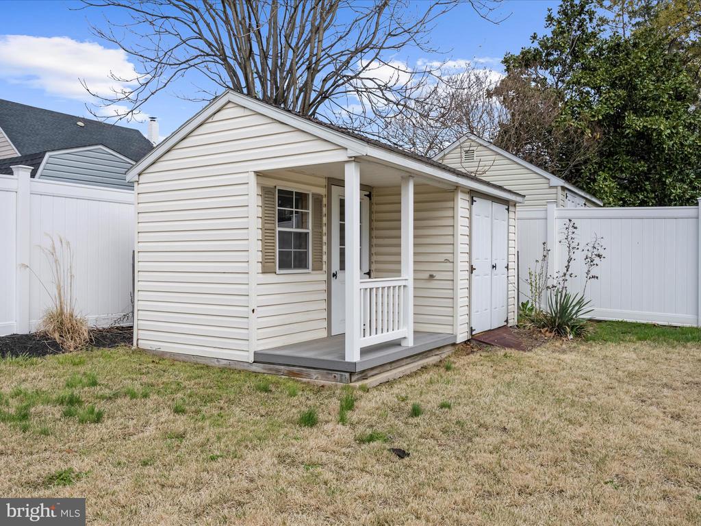 12 Vista Ave