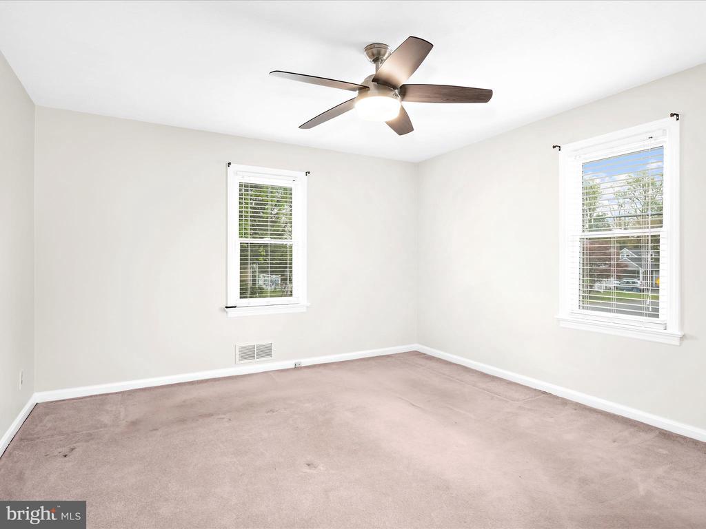 12 Vista Ave