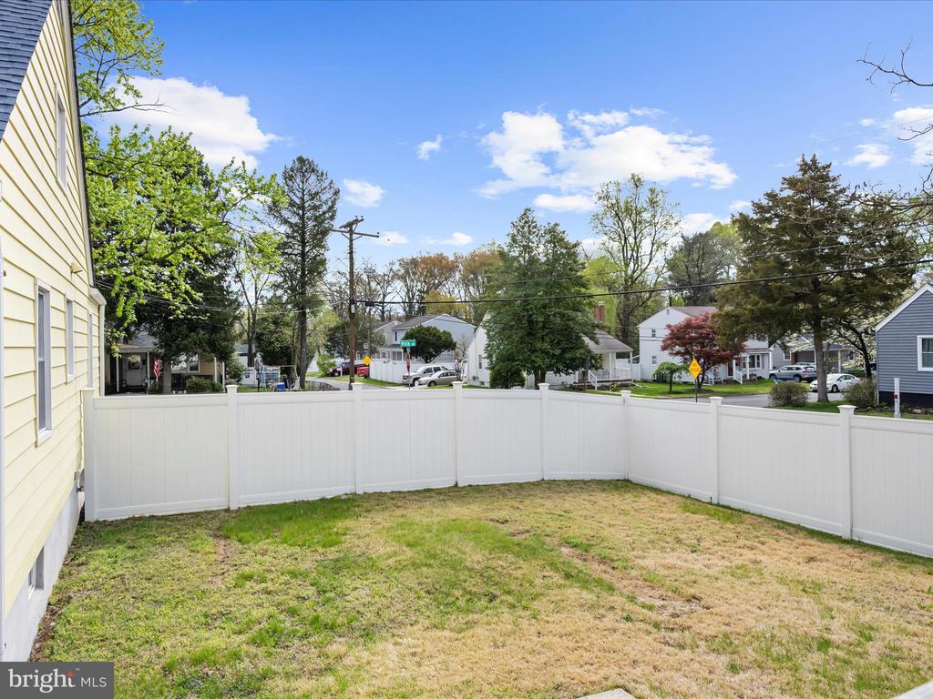 12 Vista Ave