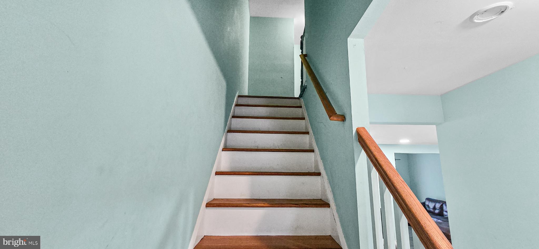8402 TOWNE CREST COURT