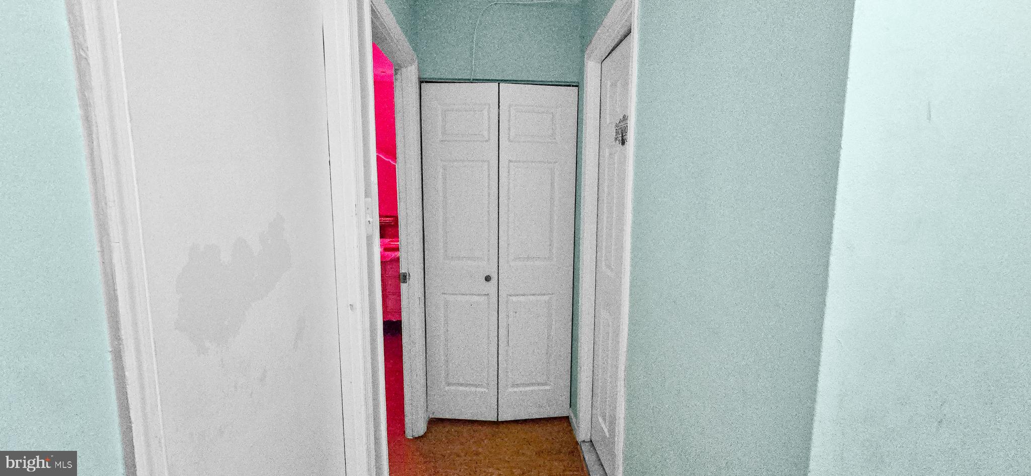 8402 TOWNE CREST COURT