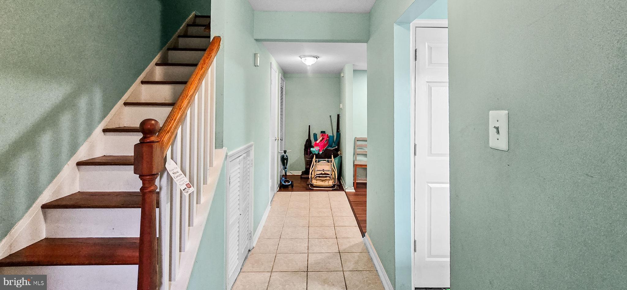 8402 TOWNE CREST COURT