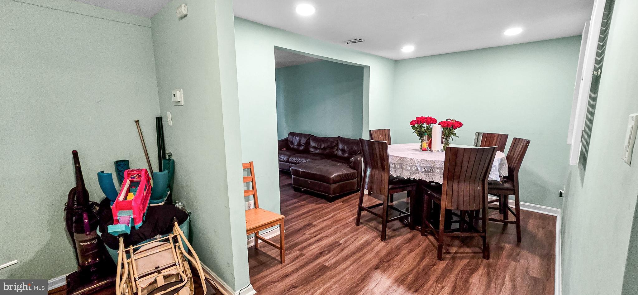 8402 TOWNE CREST COURT
