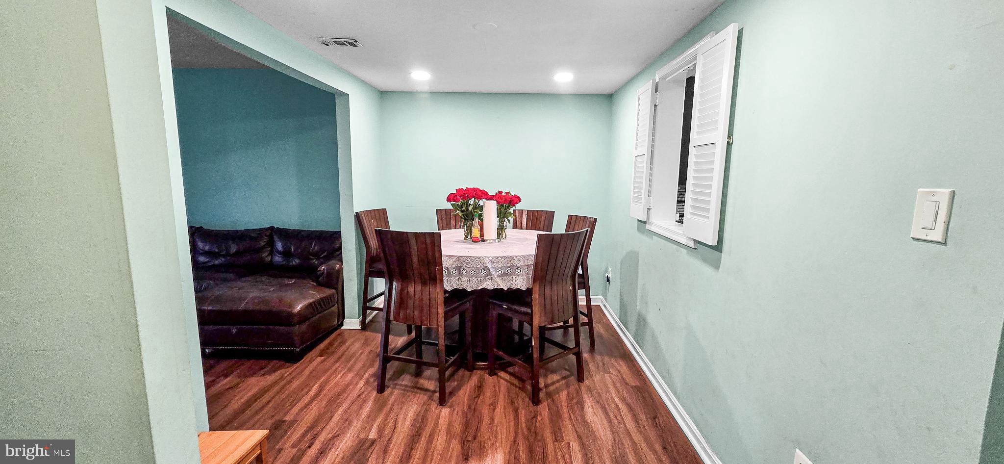 8402 TOWNE CREST COURT