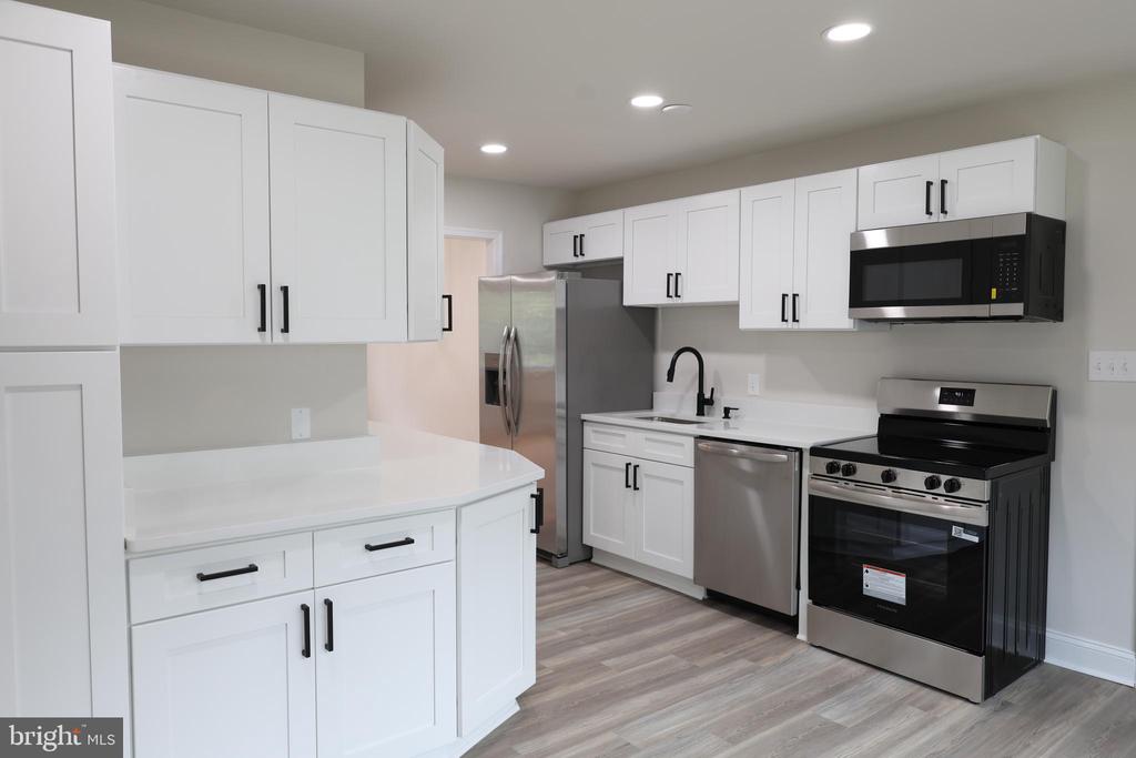 5607 PIER DRIVE