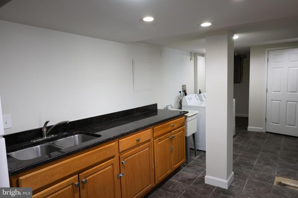 5607 PIER DRIVE