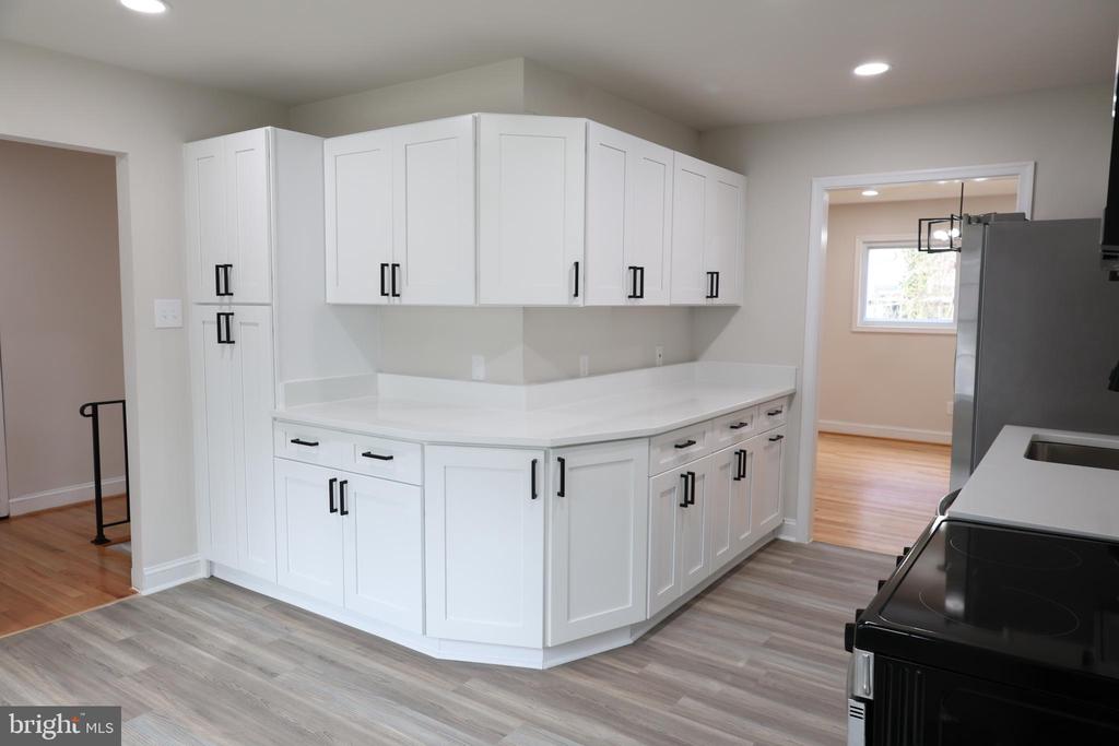 5607 PIER DRIVE