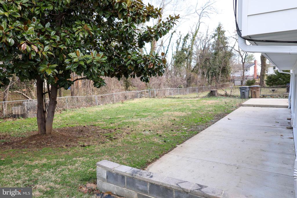 5607 PIER DRIVE
