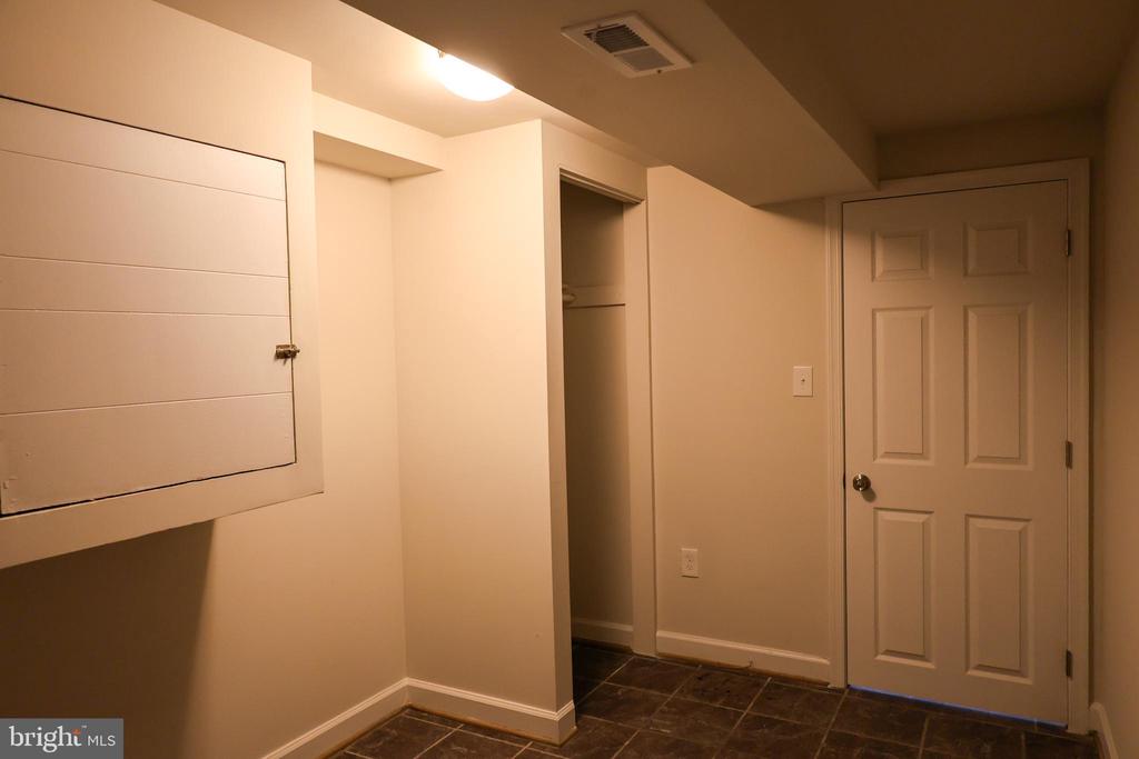 5607 PIER DRIVE
