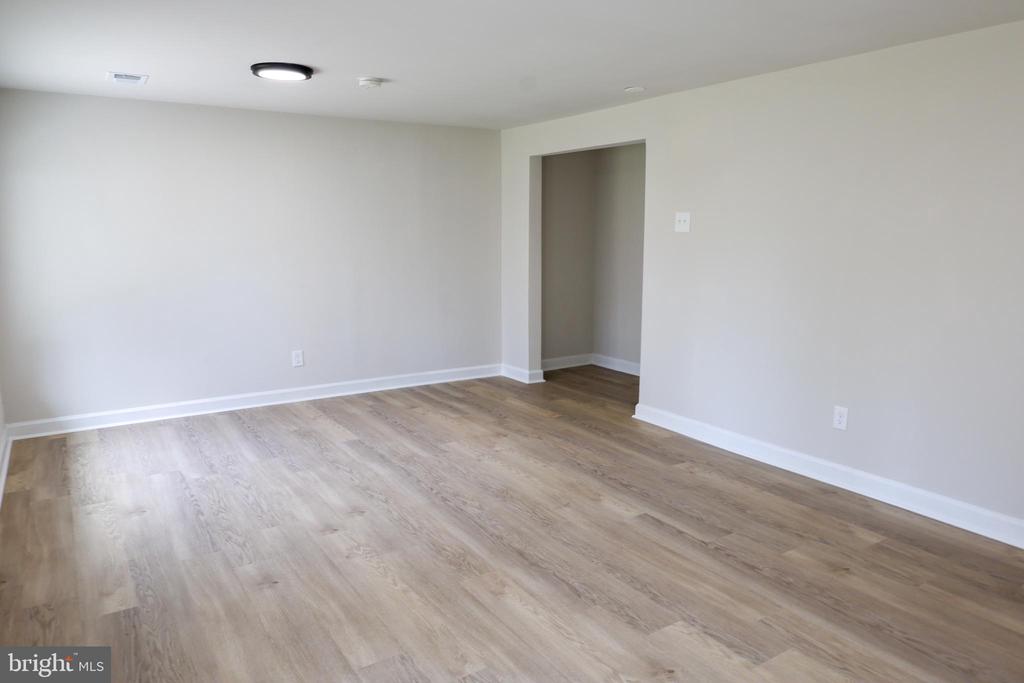 5607 PIER DRIVE