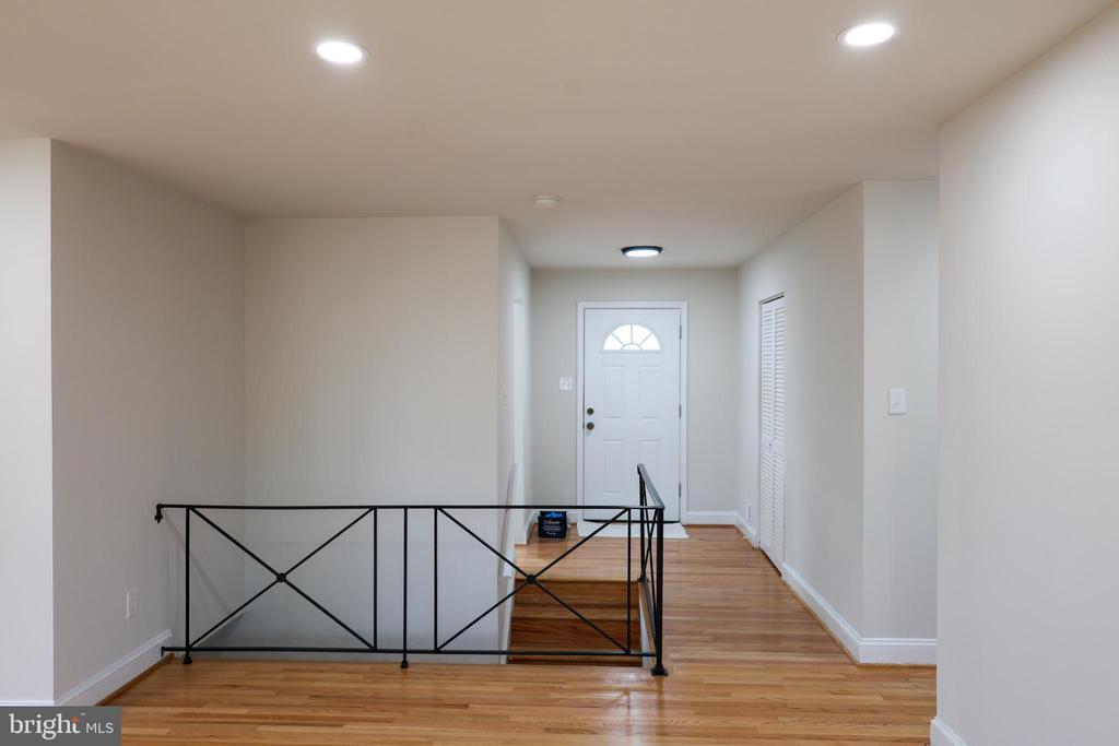 5607 PIER DRIVE