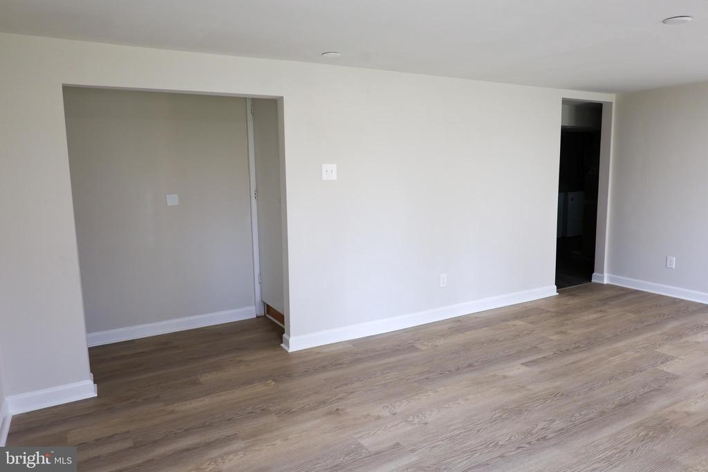 5607 PIER DRIVE